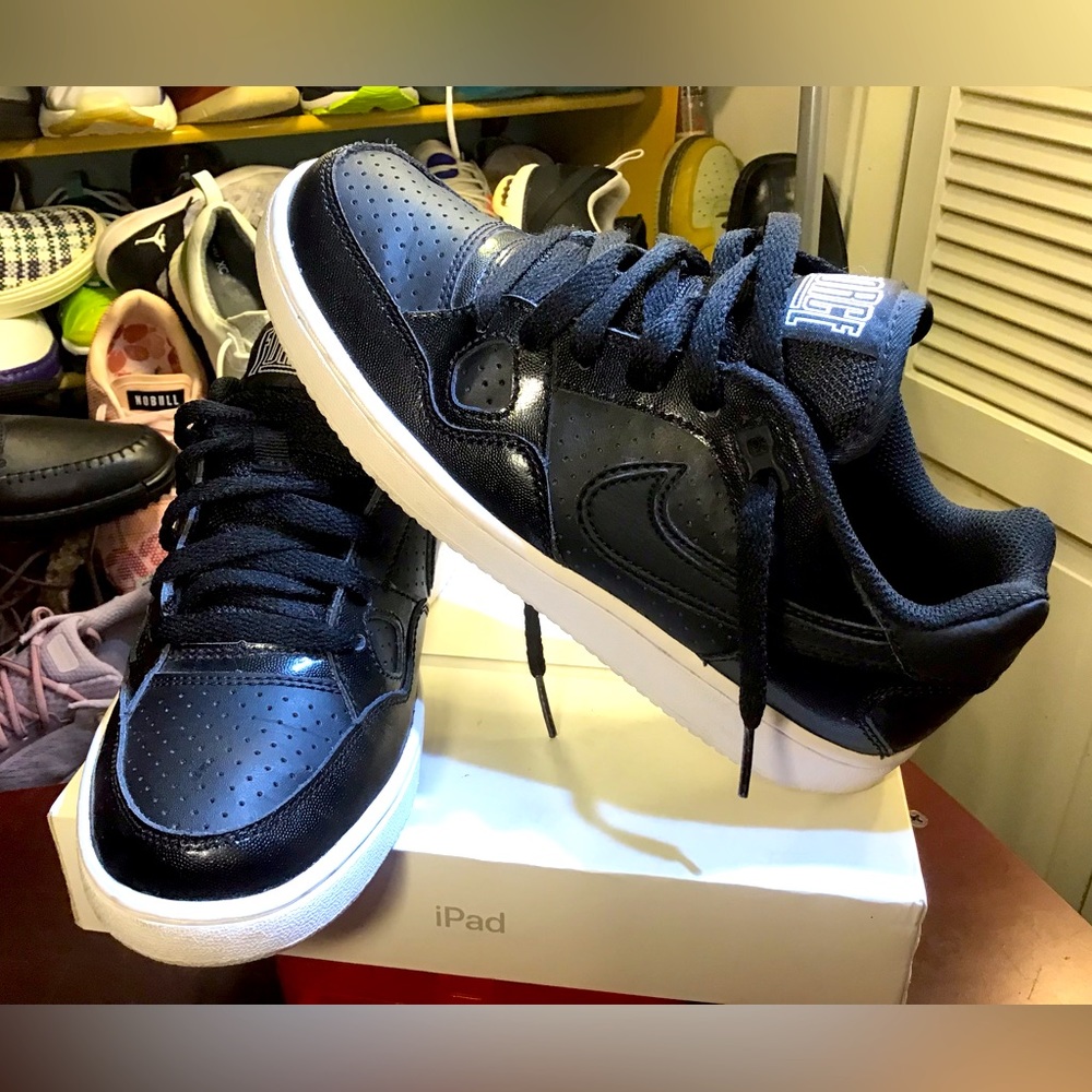 Nike WMNS Son Of Force Shoes 616302 006 Size 6.5.